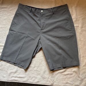 EUC Men's Puma Golf Shorts, stretch waist, size 36.